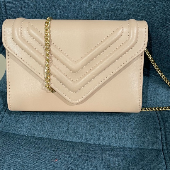 Lot of 9 Purses. New and like new - Picture 6 of 17